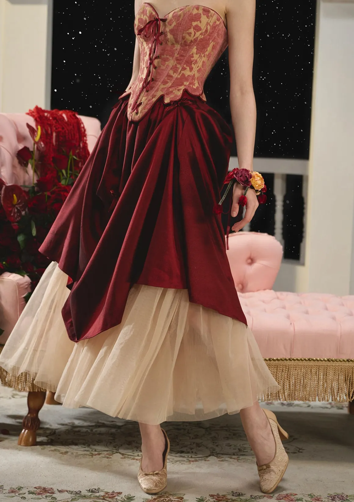 Curve & Plus A Renaissance of Grace Skirt