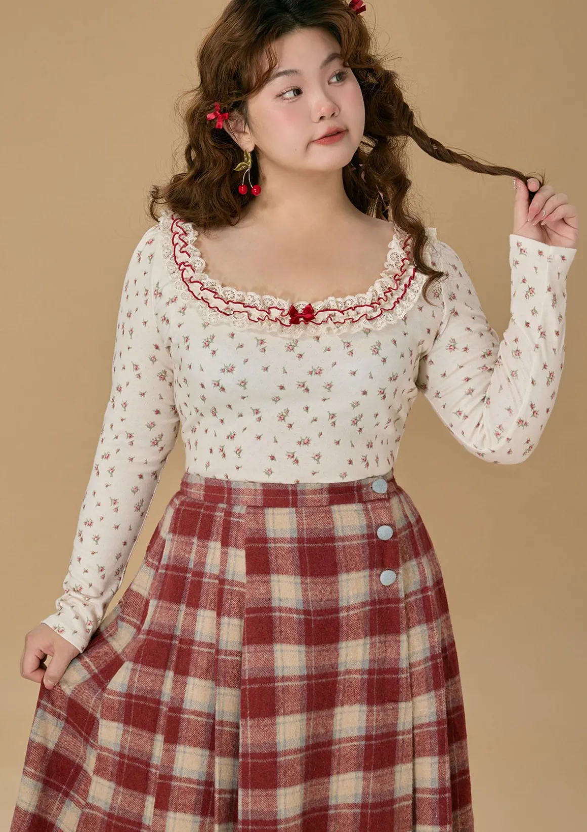 Curve & Plus Strawberry Fabric House Knit Bottom Shirt