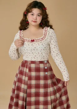 Curve & Plus Strawberry Fabric House Knit Bottom Shirt