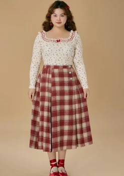 Curve & Plus Strawberry Fabric House Knit Bottom Shirt