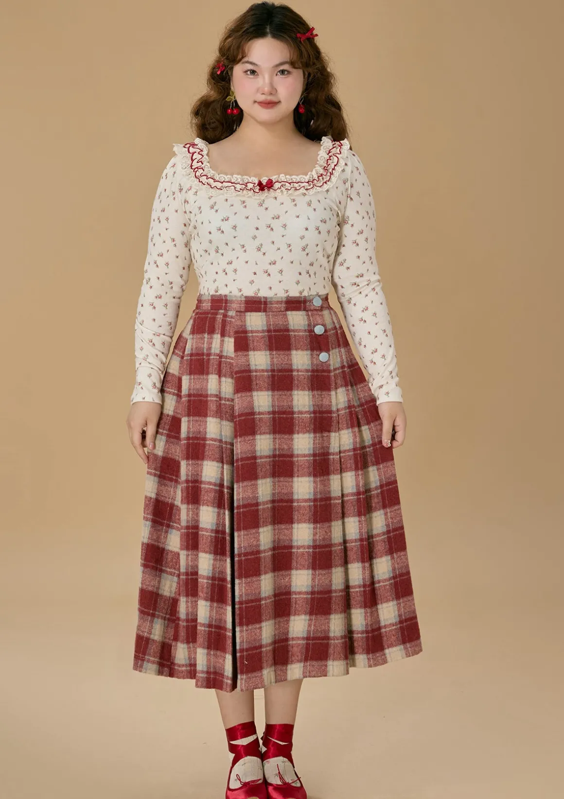 Curve & Plus Strawberry Fabric House Knit Bottom Shirt