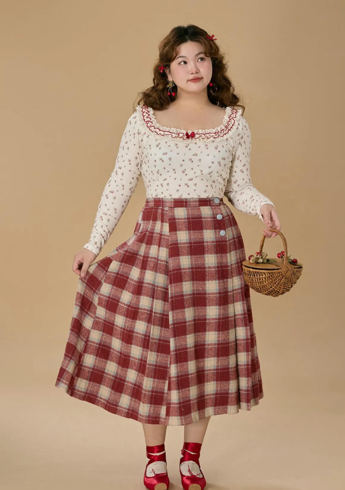 Curve & Plus Strawberry Fabric House Knit Bottom Shirt