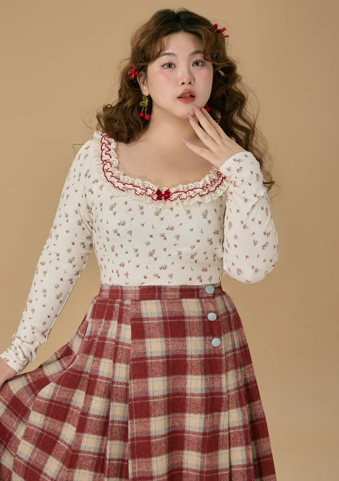 Curve & Plus Strawberry Fabric House Knit Bottom Shirt