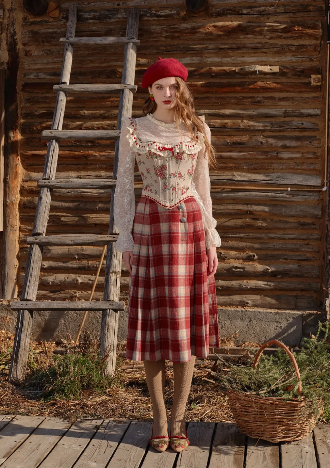 Rosey Christmas Cottage Skirt